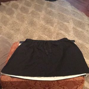 Vineyard Vines - Jet Black Elastic Skirt Size L